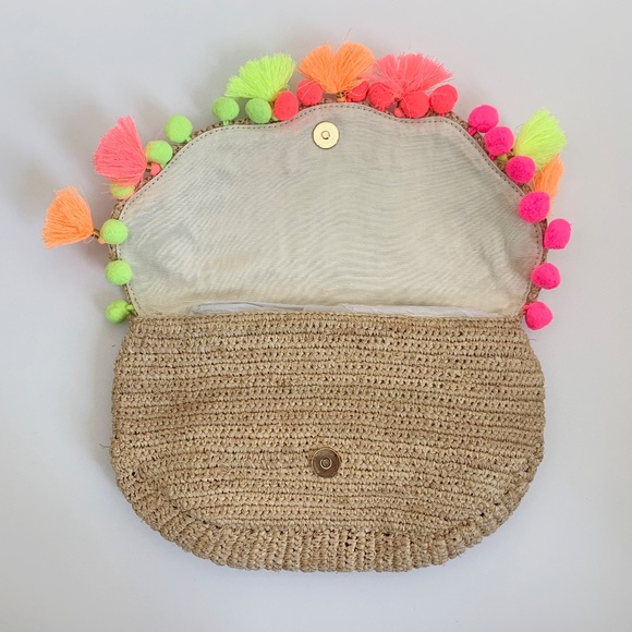 LILLY PULITZER | Straw Clam Shell Clutch - Picture 3 of 5